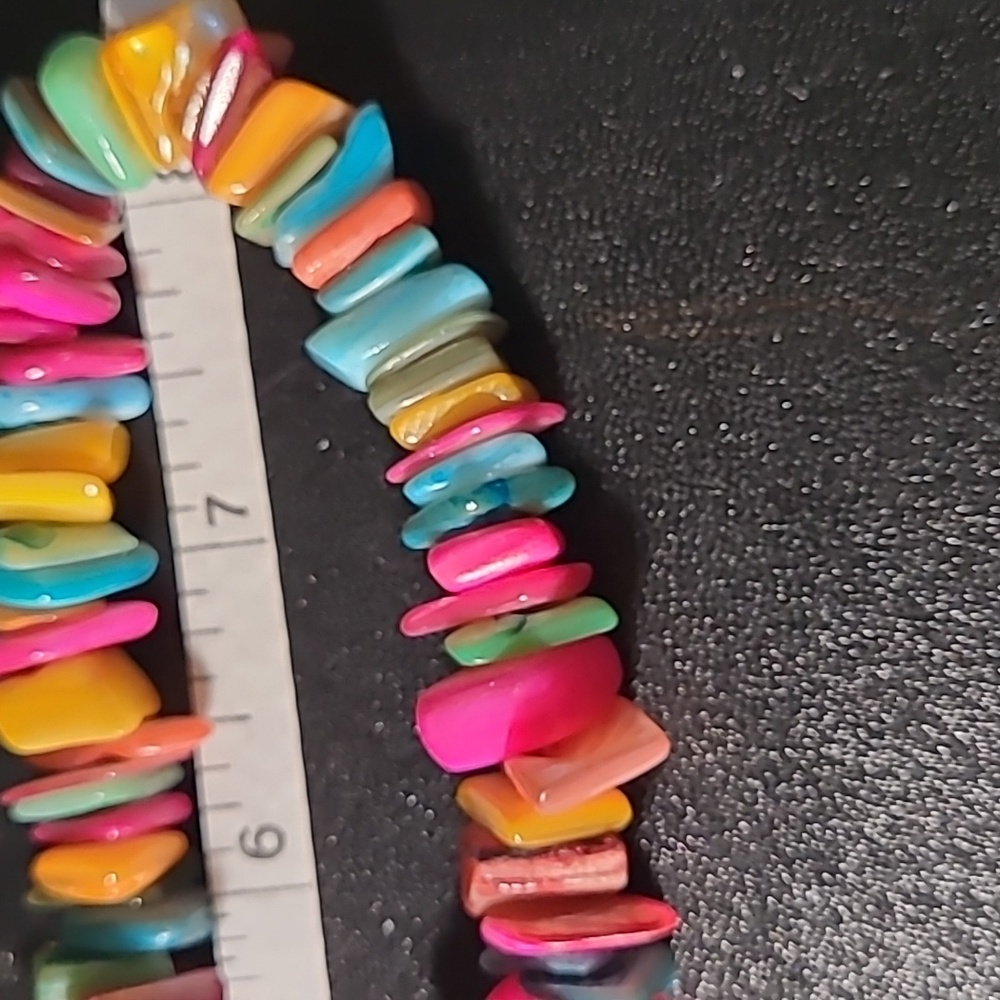 Multicolor Shell Necklace - Picture 4 of 4